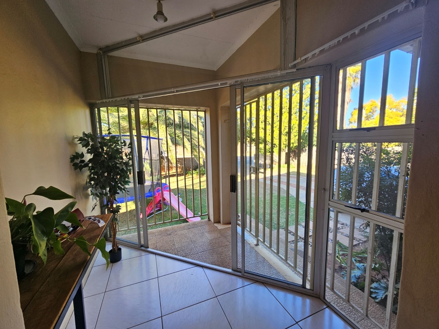 To Let 3 Bedroom Property for Rent in Wilkoppies North West